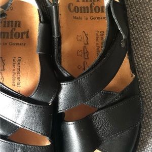 Finn Comfort Jersey Buggy Sandals 
Black Orthopedic Sandals
Size 9 (Uro39)